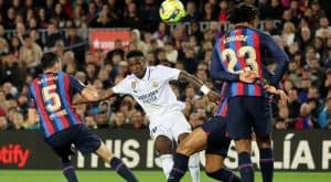 برشلونة يفوز على الريال ويقترب من حسم لقب الدوري