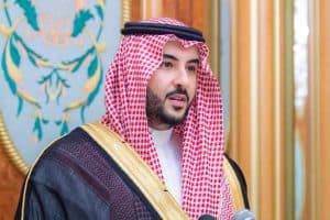 سمو وزير الدفاع يهنئ القيادة بمناسبة حلول شهر رمضان المبارك