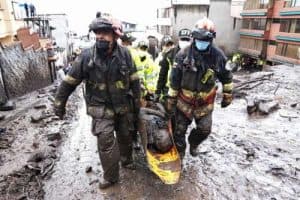 انزلاقات التربة بفعل الأمطار الغزيرة تقتل وتصيب 53 شخصًا بالإكوادور