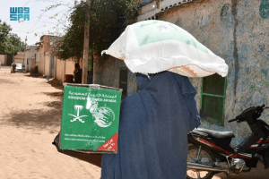 “إغاثي الملك سلمان” يوزِّع 10.712كجم سلالاً غذائية بدارفور في السودان