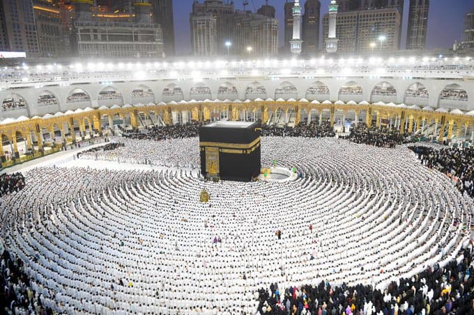 الشيخ السديس يعلن نجاح خطة “شؤون الحرمين” لليلة ختم القران في المسجد الحرام