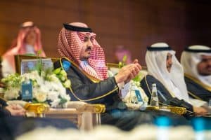 نائب امير مكة يتوَّج 19 ألف خريجًا بأمِّ القرى