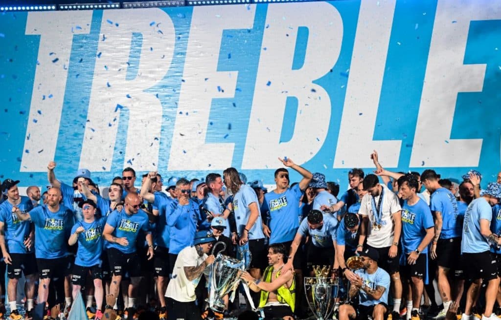 FBL-EUR-ENG-C1-PR-FA CUP-MANCITY-PARADE