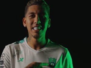 الأهلي يعلن ضم نجم ليفربول البرازيلي فيرمينو