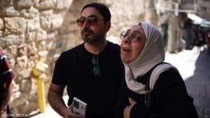 إسرائيل تطرد أسرة فلسطينية من بيتها وتسلمه لمستوطنين