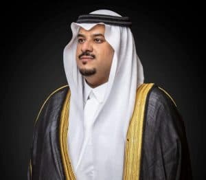 نائب أمير الرياض يؤدي صلاة الميت على الأمير الدكتور تركي بن محمد بن سعود الكبير