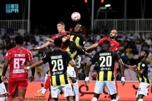 الاتحاد يهزم الوحدة بثلاثية نظيفة ويواصل صدارته للدوري