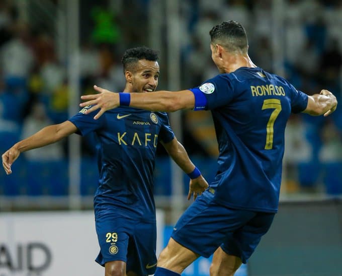 النصر يهزم الحزم بخماسية.. والأهلي يسقط أمام الفتح
