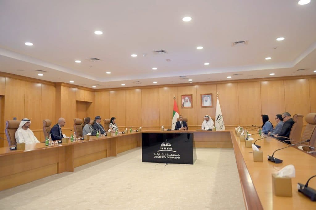 جامعة الشارقة توقع اتفاقية تعاون مع اتحادي الإعلاميين والمبدعين العرب.