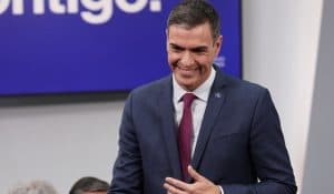 ملك إسبانيا يكلف بيدرو سانشيز تشكيل حكومة