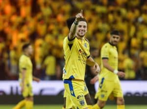 التعاون يعتلي صدارة الدوري بثلاثية في الطائي