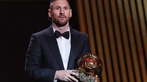 ميسي يفوز بجائزة الكرة الذهبية لأفضل لاعب في العالم