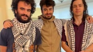 إطلاق النار على طلاب فلسطينيين في أمريكا بسبب الكوفية