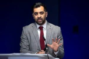رئيس وزراء اسكتلندا يكشف الرعب الذي عاشه والدا زوجته في غزة