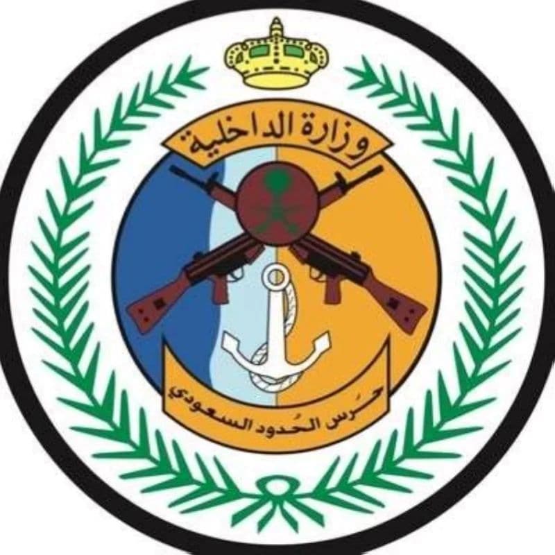 حرس الحدود ينقذ مواطنين احترق قاربهما في عرض البحر بمحافظة جدة