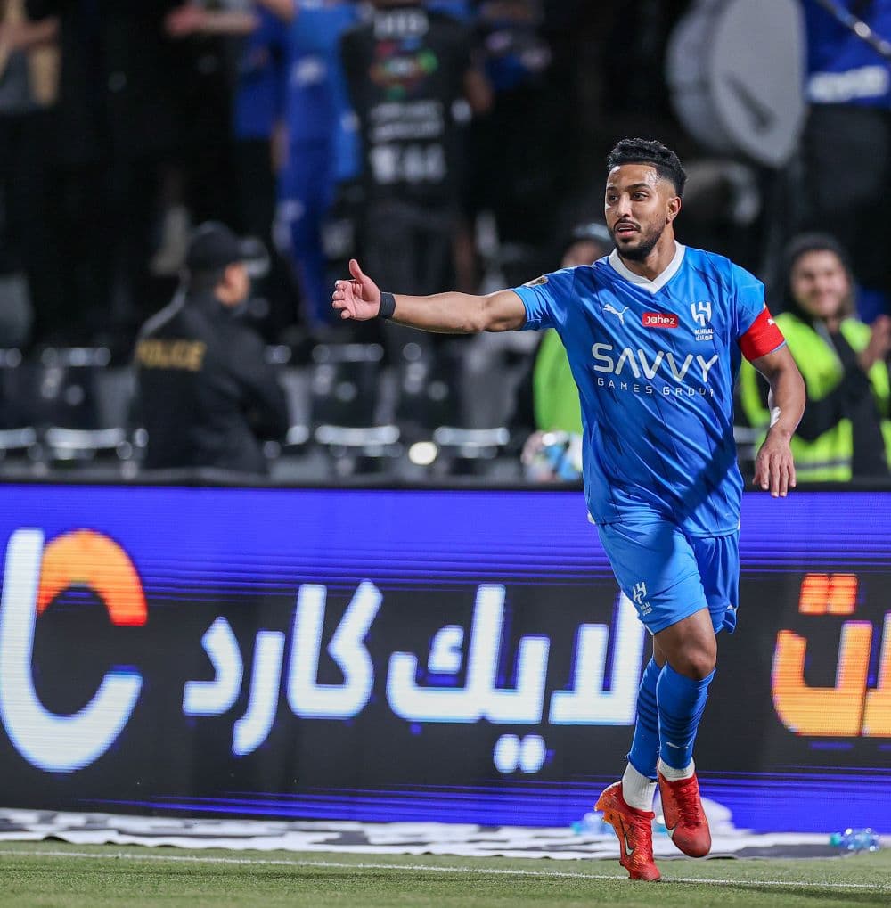 GJ8oJENW4AAiw5-
