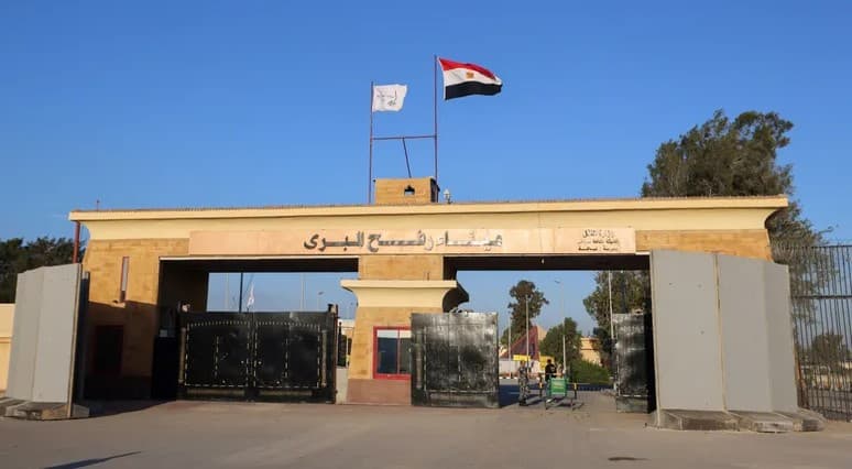 عبور 35 مصابًا فلسطينيًا ميناء رفح البري للعلاج في مصر