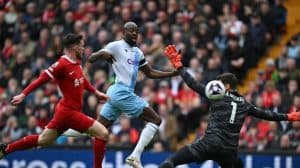 ليفربول وأرسنال يُقلّصان حظوظهما بالفوز بلقب الدوري