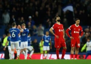 ليفربول يسقط أمام إيفرتون وينتهي حلمه في تحقيق الدوري