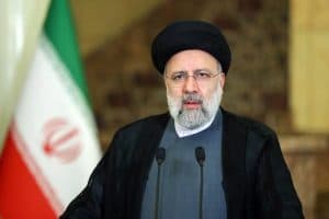 وفاة الرئيس الإيراني ووزير خارجيته في تحطم مروحية شمال شرق البلاد