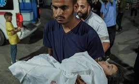 تنديد فلسطيني بمجزرة مدرسة النصيرات التي تؤوي مئات النازحين 
