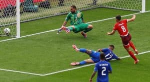 سويسرا تهزم إيطاليا وتبلغ ربع نهائي أمم أوروبا