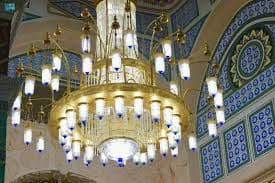 إضاءات المسجد النبوي فنّ من فنون العمارة الإسلامية