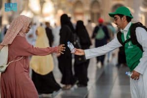 “هدية” تقدم أكثر من مليوني عبوة ماء لزوار المسجد النبوي