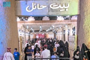 لمحات تراثية وفنون منوعة تجذب أكثر من 35 ألف زائر وزائرة
