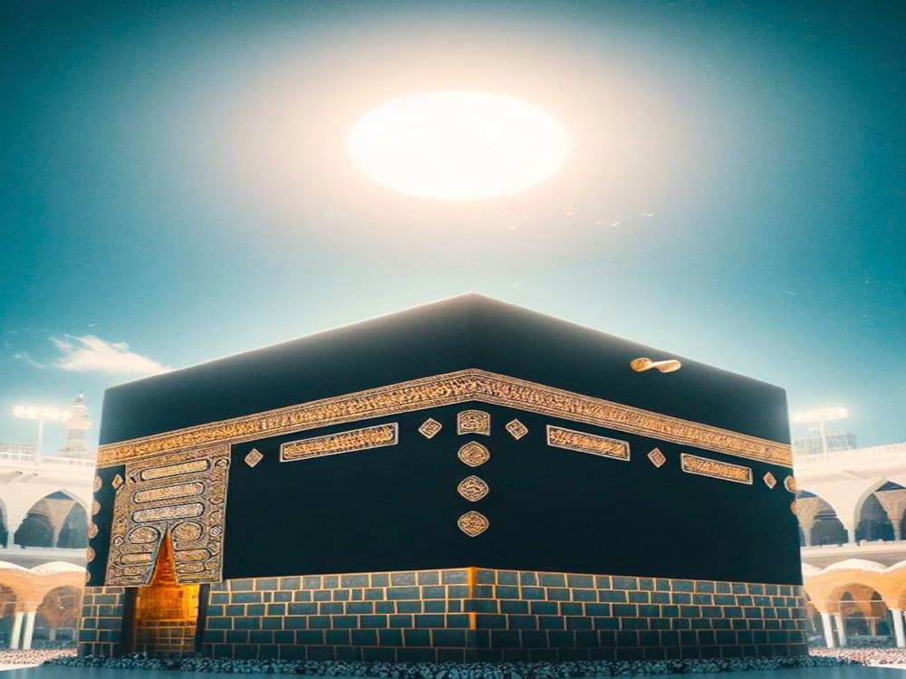 بالتزامن مع أذان الظهر بتوقيت مكة المكرمة.. تعامُد الشمس على الكعبة المشرفة غدًا الاثنين