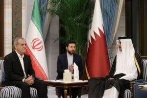 أمير قطر والرئيس الإيراني يعقدان جلسة مباحثات رسمية