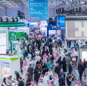 ملتقى الصحة العالمي يواصل أعماله لليوم الثاني وسط إقبال كبير في ملهم