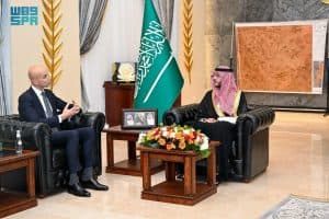 محافظ الطائف يستقبل القنصل الفرنسي