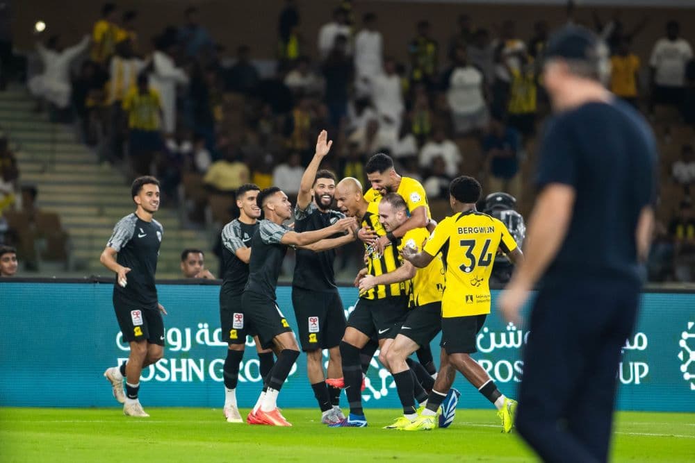 الاتحاد يعتلي صدارة الدوري بعد فوزه على الفتح