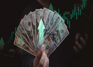 بعد بيانات اقتصادية قوية.. الدولار بالقرب من أعلى مستوى له في عامين