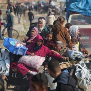 فرنسا تعلن رفضها لفكرة تهجير الفلسطينيين من غزة