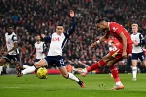 ليفربول يواجه نيوكاسل في نهائي كأس الرابطة الإنجليزية