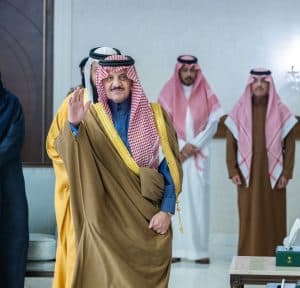 أمير المنطقة الشرقية يدشّن مبادرة “مفيد” لجمعية مأوى للخدمات الاجتماعية