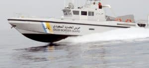 حرس الحدود بالمنطقة الشرقية ينقذ (12) شخصًا بعد جنوح واسطتهم البحرية
