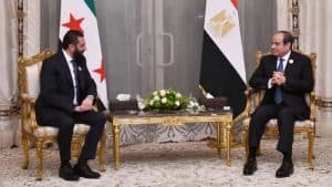 السيسى يلتقى الشرع على هامش “قمة القاهرة”