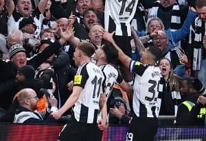 نيوكاسل يتوج بكأس الرابطة على حساب ليفربول