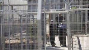 “شؤون الأسرى الفلسطينية”: 500 امرأة في سجون الاحتلال الإسرائيلي منذ بدء العدوان على قطاع غزة