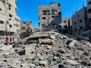 بينهم أطفال ونساء.. استشهاد 29 فلسطينيًا في قصف إسرائيلي همجي على شرق مدينة غزة