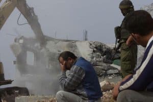 قوات الاحتلال الإسرائيلي تهدم منازل الفلسطينيين جنوب الضفة الغربية وتُشرّد سكانها