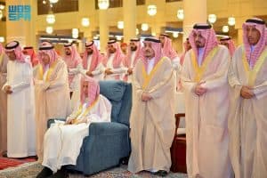 أمير منطقة الرياض ونائبه يؤديان صلاة الميت على الأميرة جواهر بنت بندر بن محمد بن عبدالعزيز آل سعود