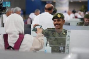“جوازات مطار المؤسس” بجدة تواصل استقبال رحلات ضيوف الرحمن القادمين لأداء فريضة الحج