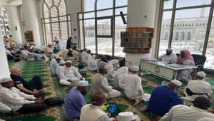 “الشؤون الإسلامية” تُكلّف 300 عالم بتقديم الفتاوى الشرعية والمحاضرات لحملات حجاج الداخل