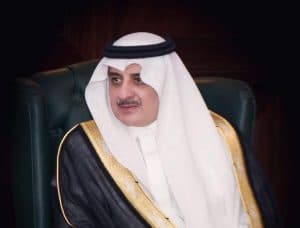 أمير تبوك يواسي خالد كساب في وفاة ابنه