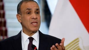 وزير الخارجية المصري يُجري اتصالين هاتفيين مع ويتكوف ووزير خارجية إيران