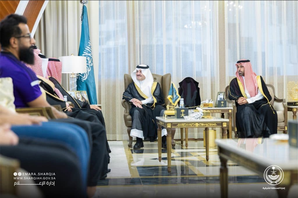 بمناسبة تحقيقهم إنجازات رياضية مختلفة.. أمير الشرقية ونائبه يستقبلان رئيس وأعضاء مجلس إدارة نادي الهدى الرياضي